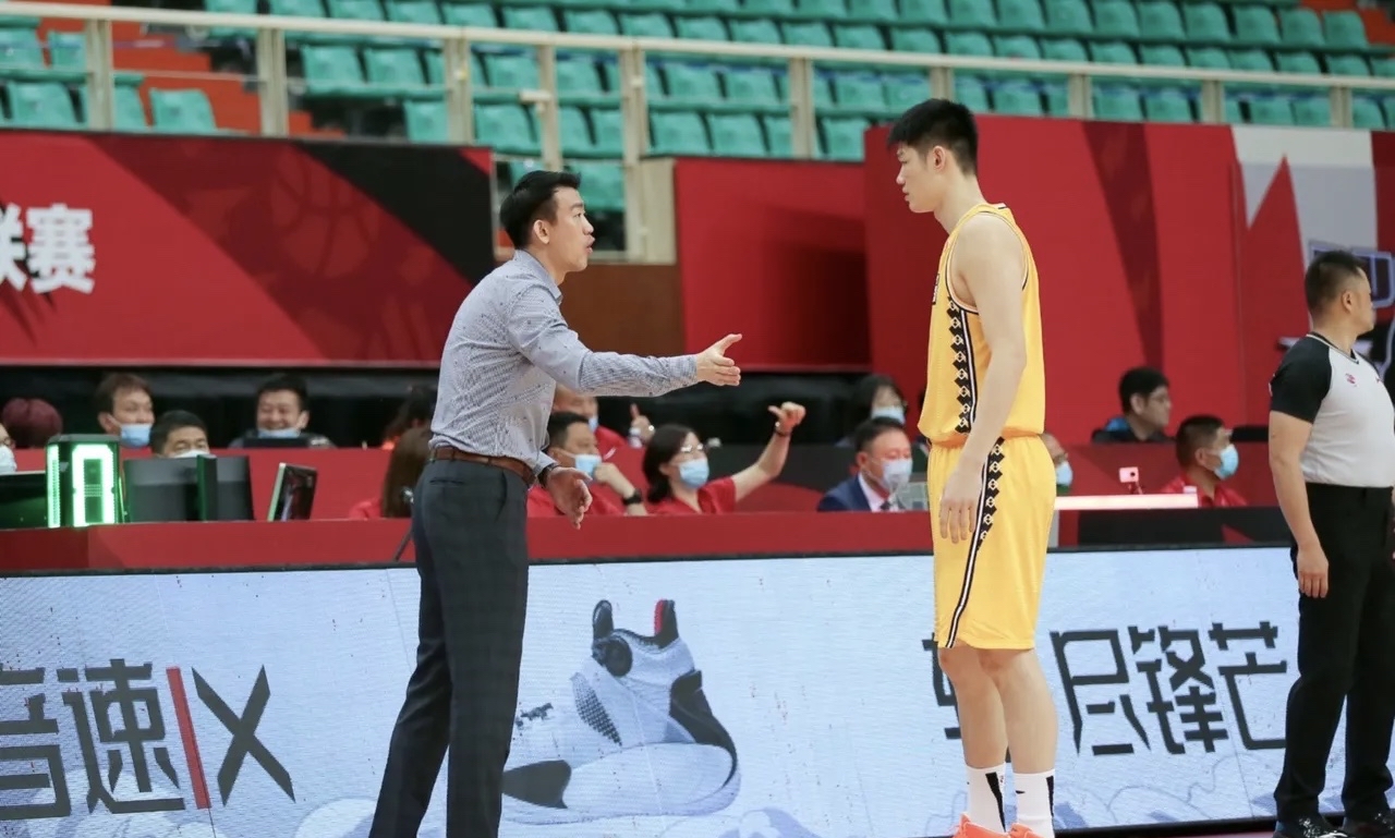 包含福建队后卫传球失误频发,球队配合欠缺的词条 包含福建队后卫传球失误频发,球队配合欠缺的词条