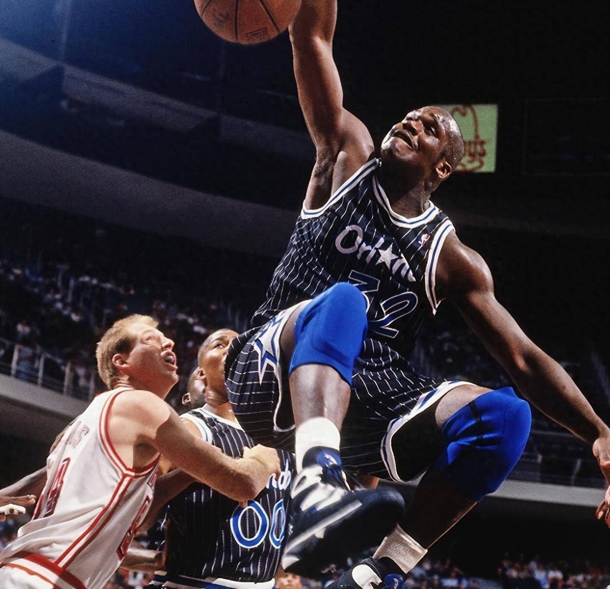 篮球传奇巨星那些震撼世界的瞬间 篮球传奇巨星那些震撼世界的瞬间