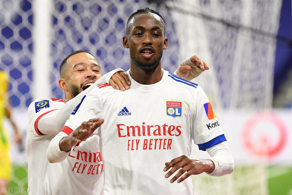 里昂宣布球队新一轮换血计划 里昂宣布球队新一轮换血计划