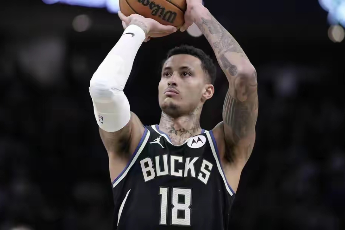 米德尔顿发挥出色助雄鹿在榜首