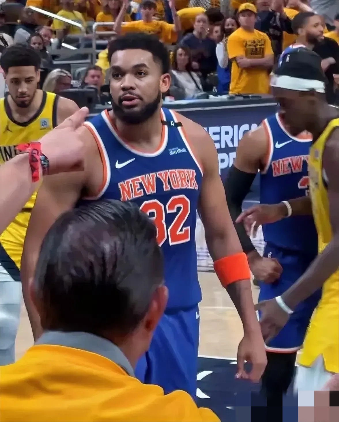 球员受伤传出纽约尼克斯队 球员受伤传出纽约尼克斯队