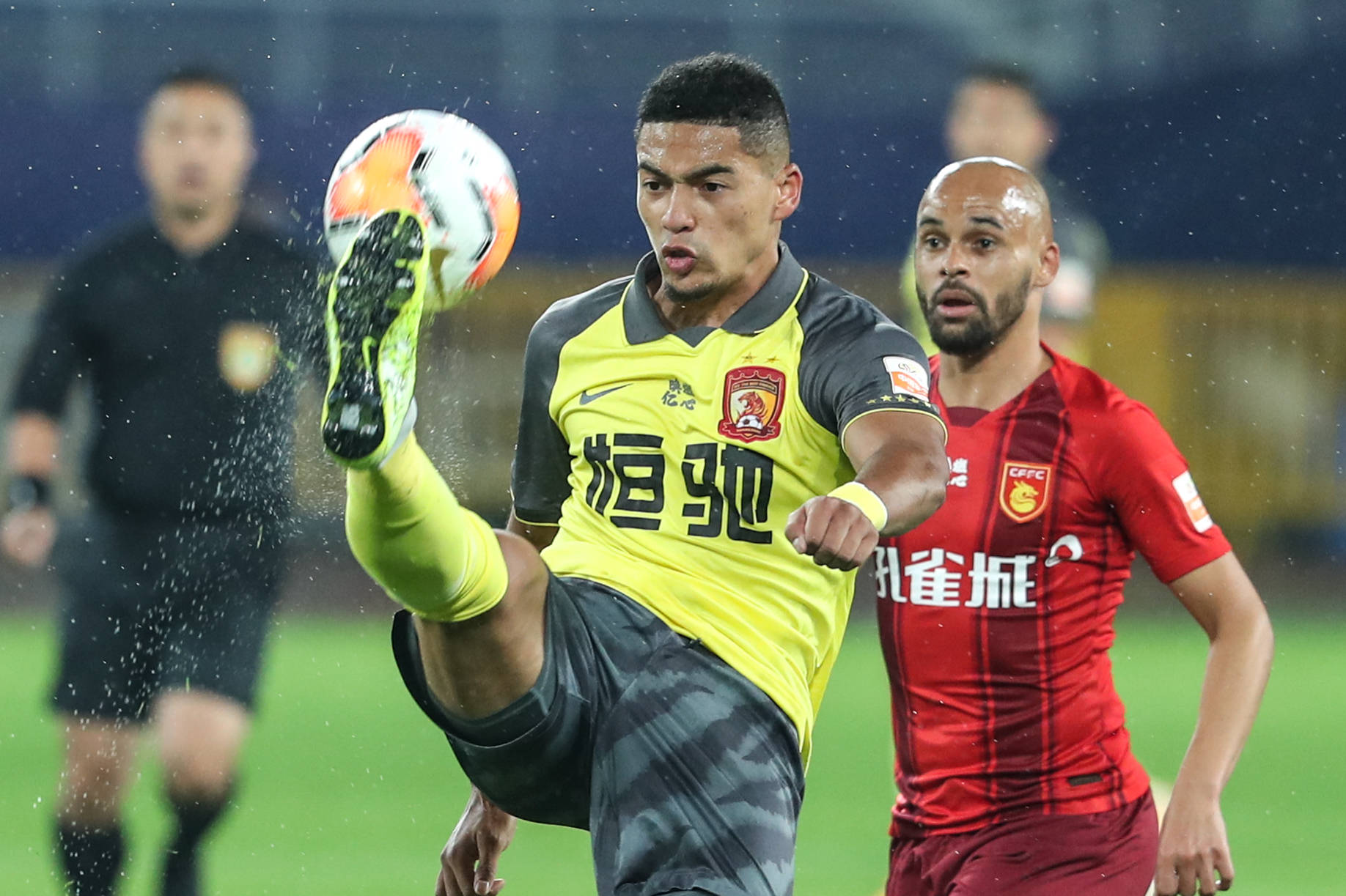 广州恒大主场5-0大胜河北华夏幸福，升至中超积分榜第三位的简单介绍