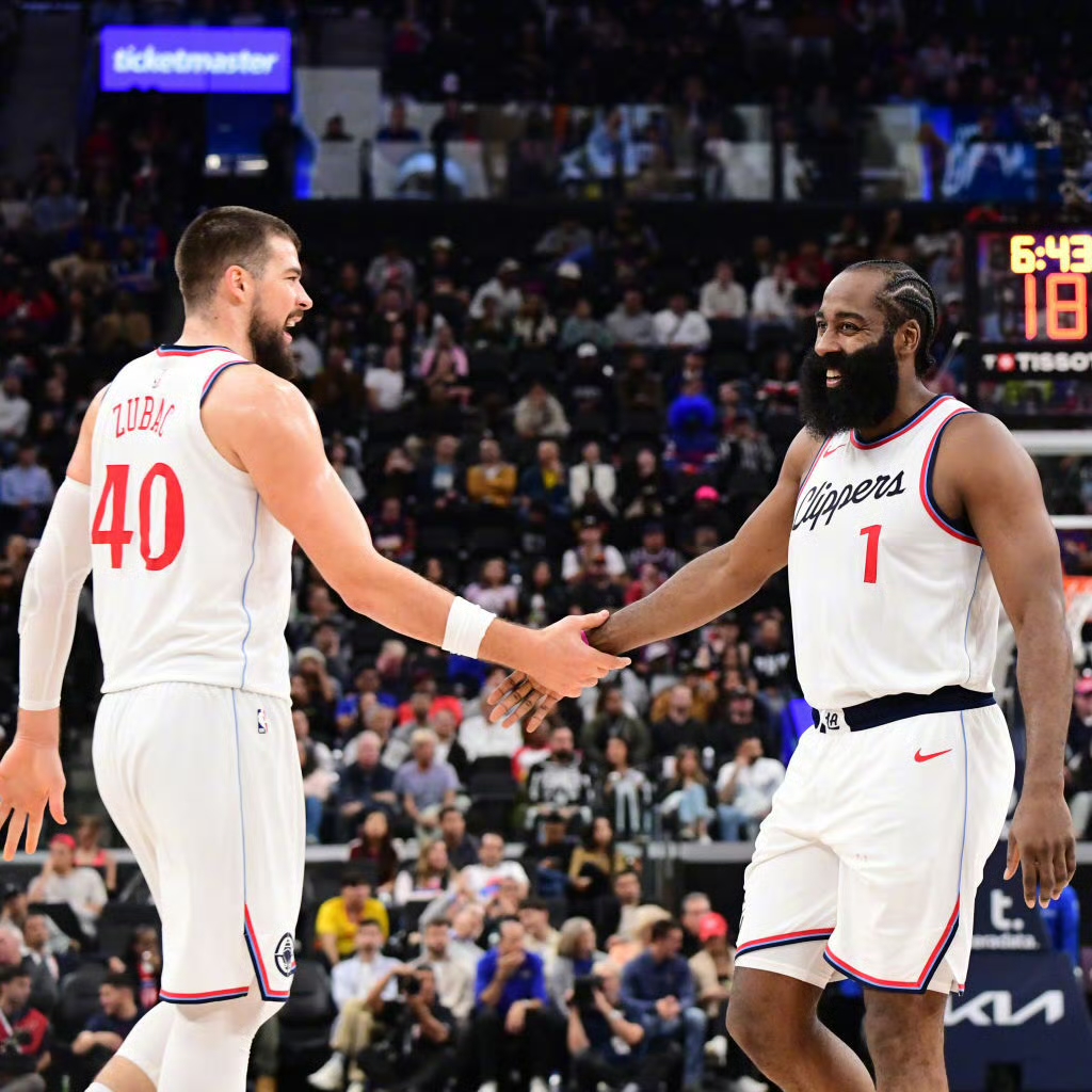 太阳击败快船,布克砍下35分 太阳击败快船,布克砍下35分