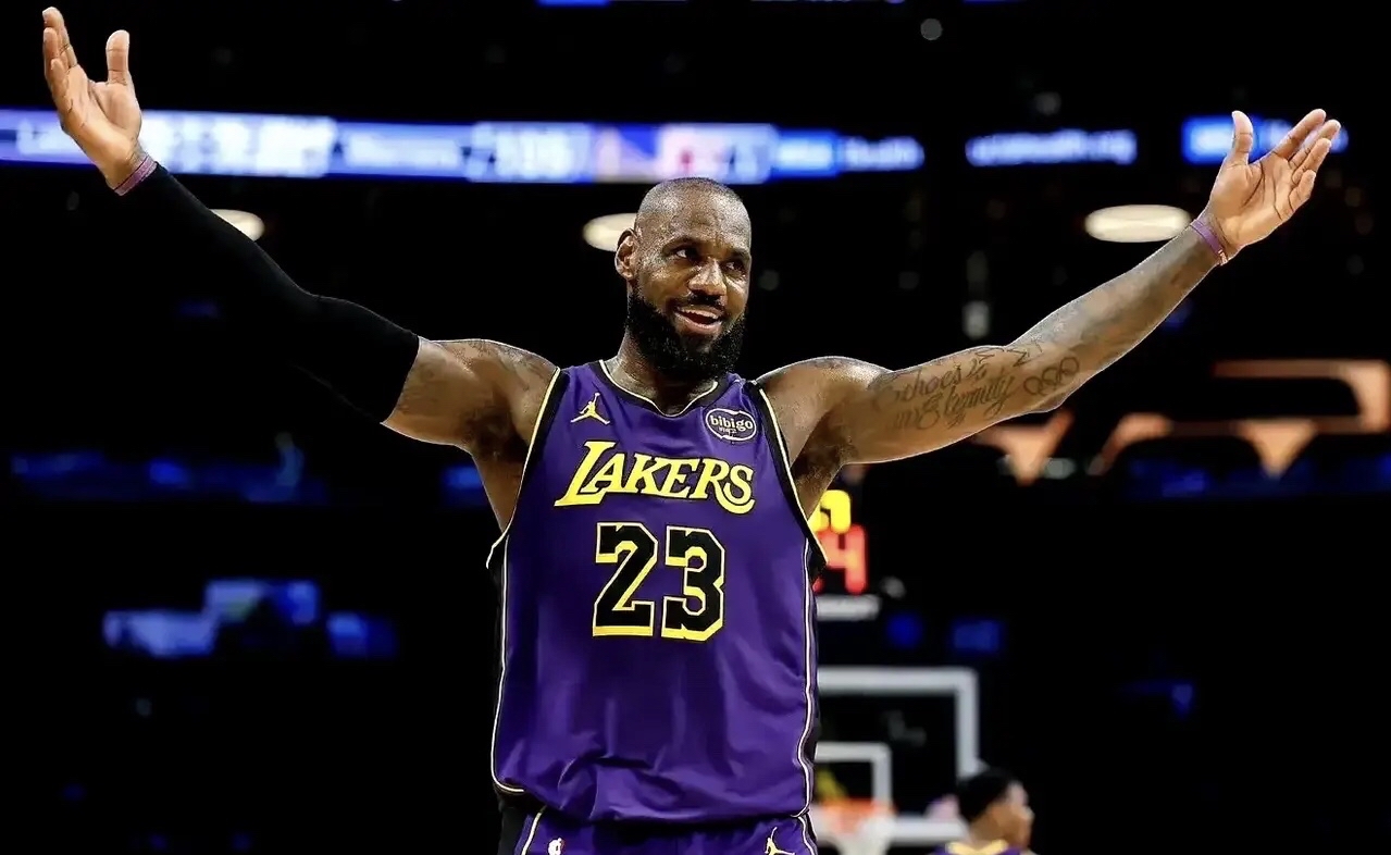 火箭负于湖人，遗憾落败