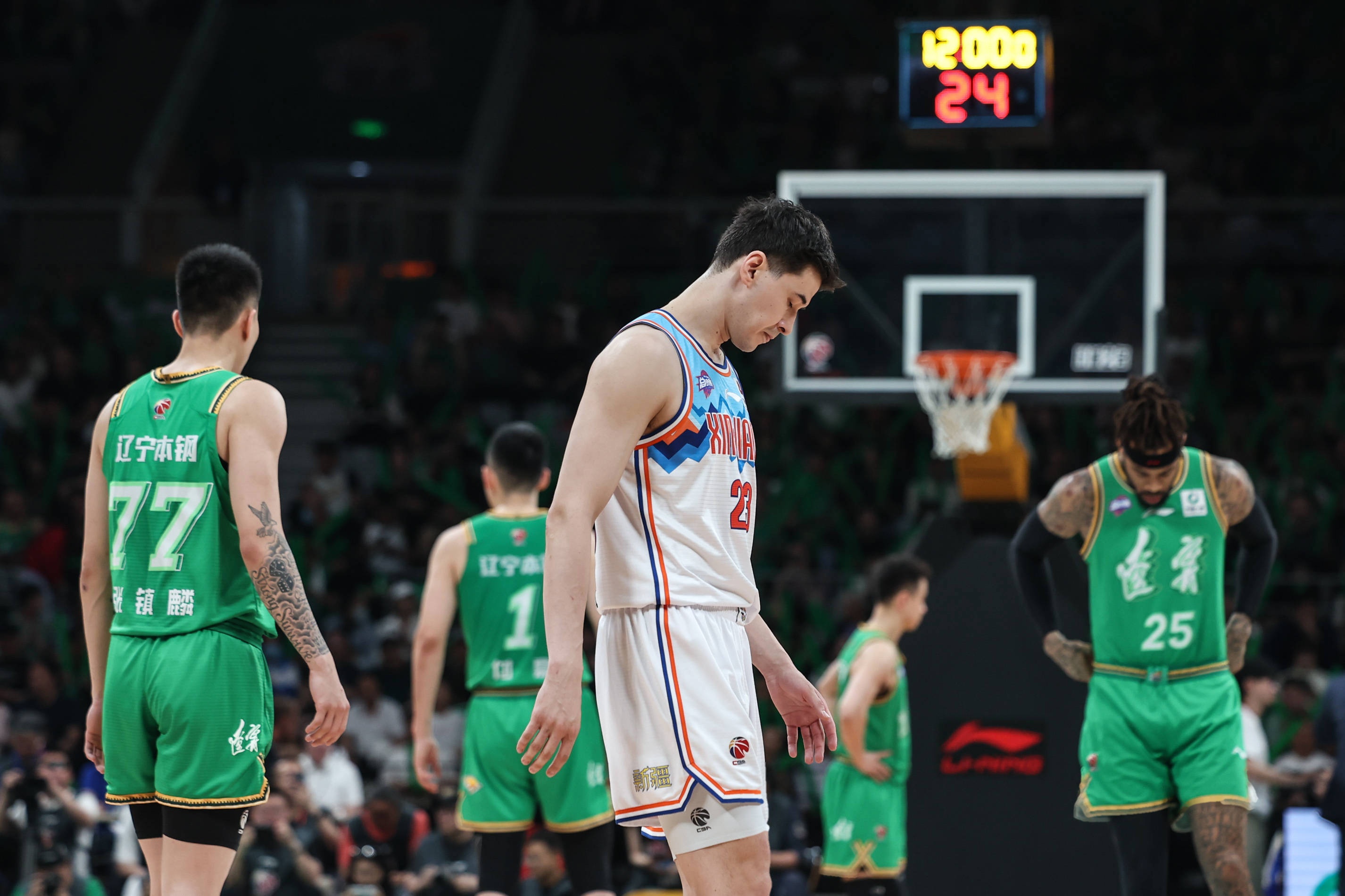 广东大胜新疆获得10连胜 广东大胜新疆获得10连胜