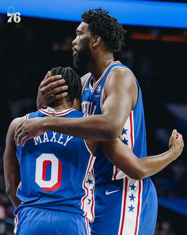 快船击败马刺取得四连胜